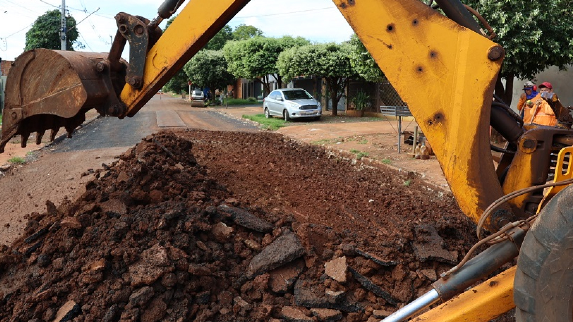 Com seis frentes de trabalho, Dourados intensifica recuperação asfáltica após chuvas