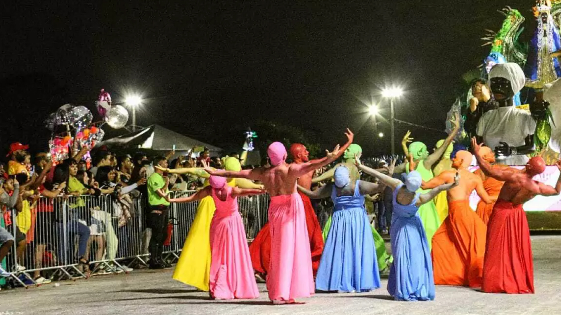 Homem de 36 anos falece durante desfile das escolas de samba na Praça do Papa
