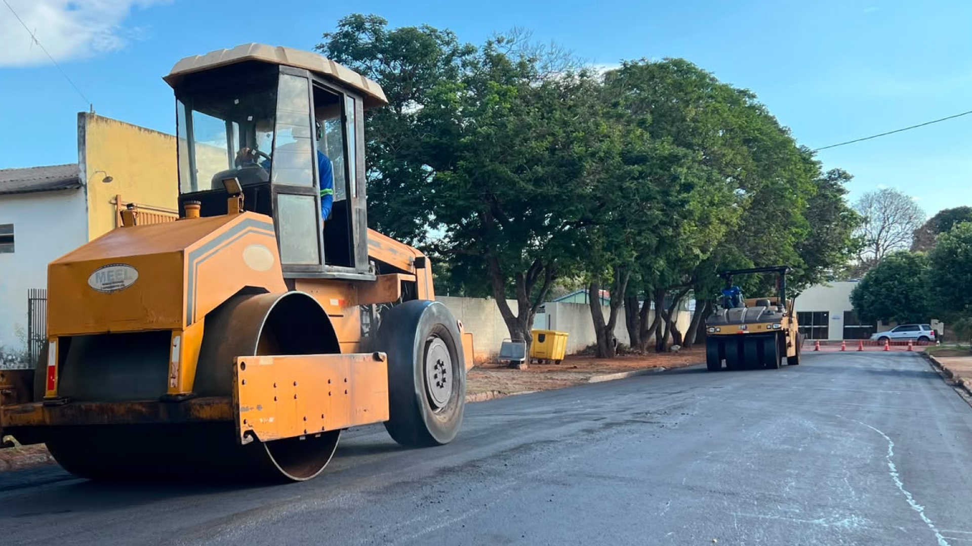 Recapeamento asfáltico gera economia, valoriza o comércio e melhora a mobilidade em Nioaque