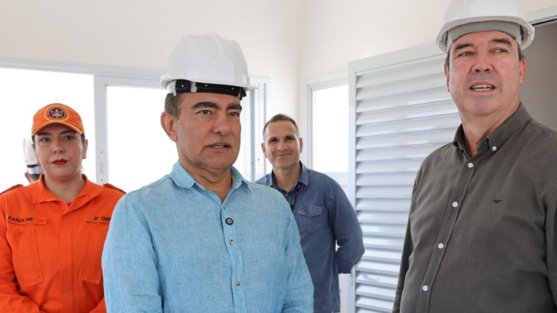 Obras do novo terminal do Aeroporto de Dourados recebem vistoria de Riedel e Marçal